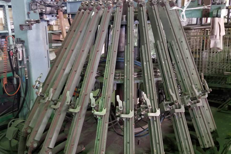 マンホール自動機